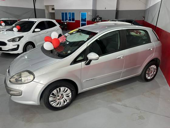 FIAT PUNTO 1.6 ESSENCE 16V FLEX 4P MANUAL